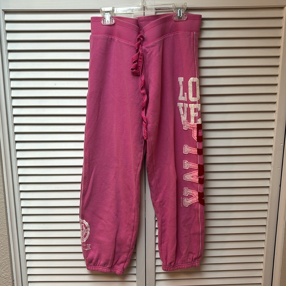 Pink sweatpants / slightly cropped joggers